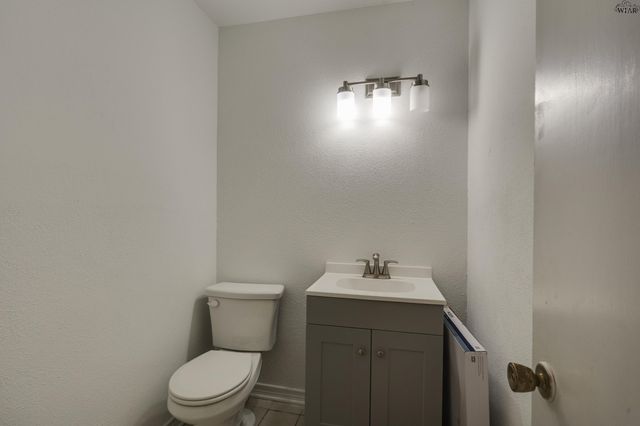 2611 N LEIGHTON CIRCLE, Wichita Falls, TX 76309