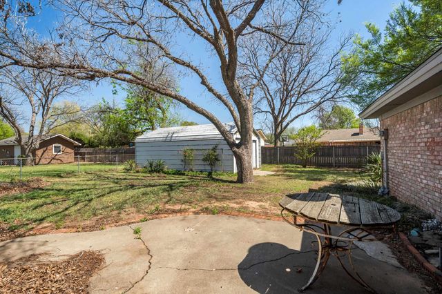 2611 N LEIGHTON CIRCLE, Wichita Falls, TX 76309