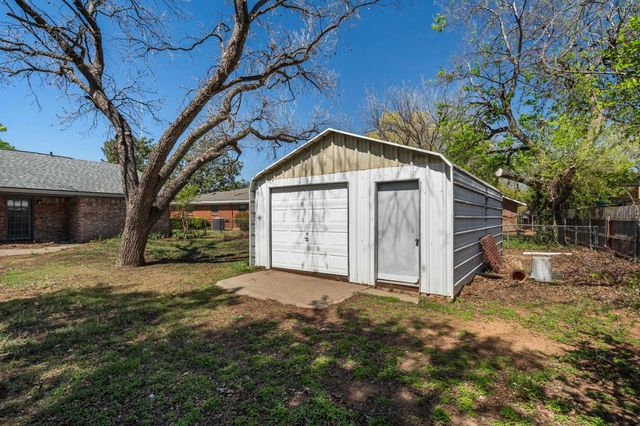 2611 N LEIGHTON CIRCLE, Wichita Falls, TX 76309