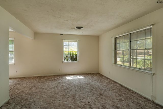 2611 N LEIGHTON CIRCLE, Wichita Falls, TX 76309