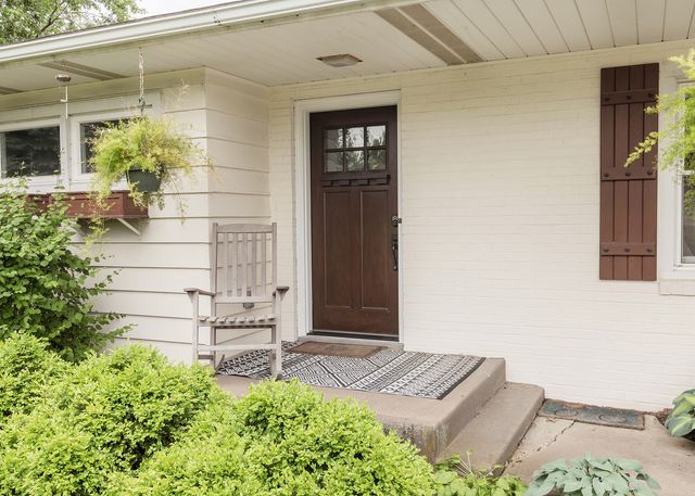 310 Circle Drive, Riverdale, IA 52722