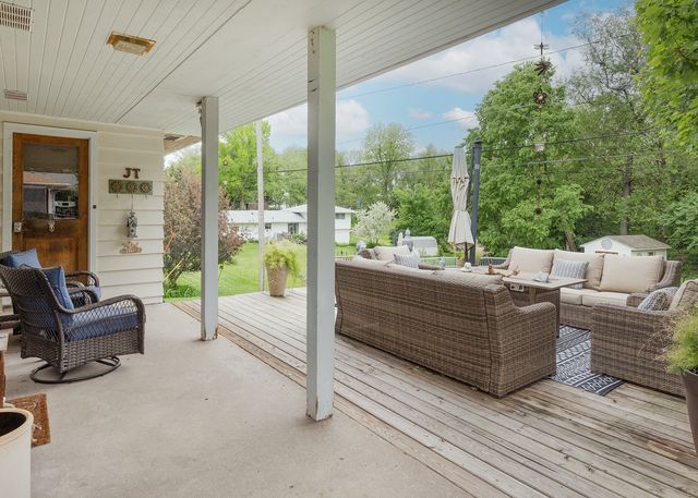 310 Circle Drive, Riverdale, IA 52722