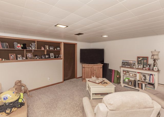 310 Circle Drive, Riverdale, IA 52722