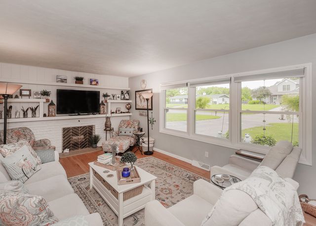 310 Circle Drive, Riverdale, IA 52722