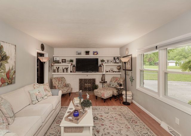 310 Circle Drive, Riverdale, IA 52722