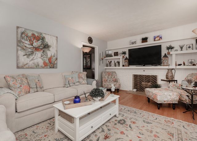 310 Circle Drive, Riverdale, IA 52722