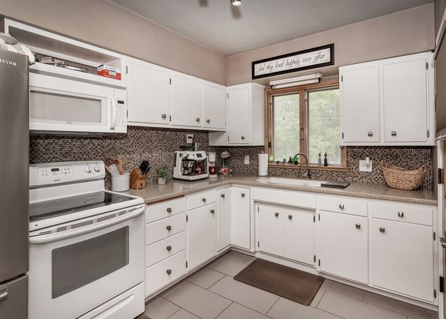 310 Circle Drive, Riverdale, IA 52722