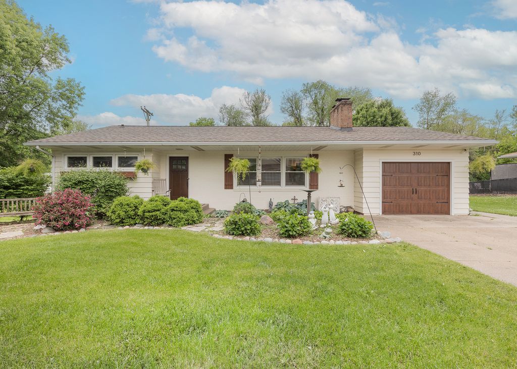 310 Circle Drive, Riverdale, IA 52722