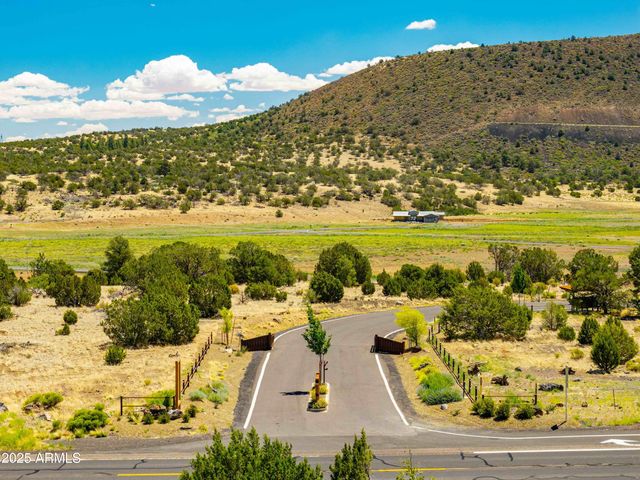 6230 MEADOWS Lane, Flagstaff, AZ 86004