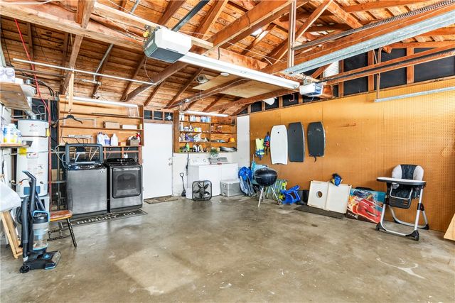 1903 Johnson Ave, Rockport, TX 78382
