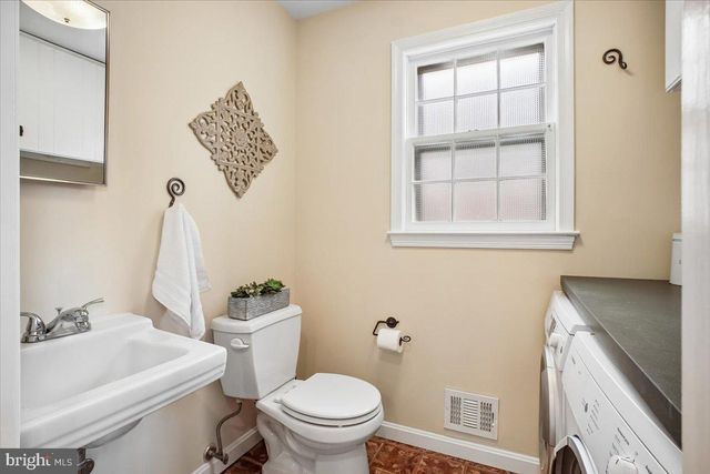 10113 CARDINAL RD, Fairfax, VA 22030