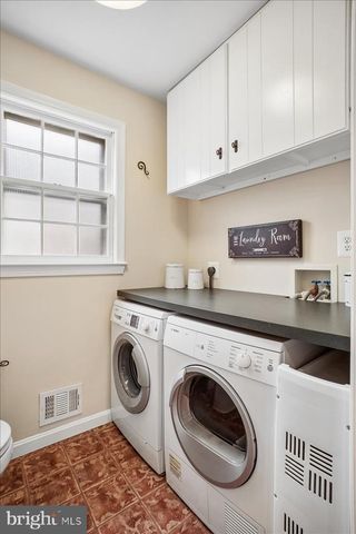 10113 CARDINAL RD, Fairfax, VA 22030