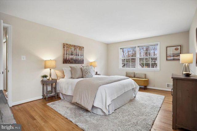 10113 CARDINAL RD, Fairfax, VA 22030