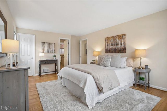 10113 CARDINAL RD, Fairfax, VA 22030