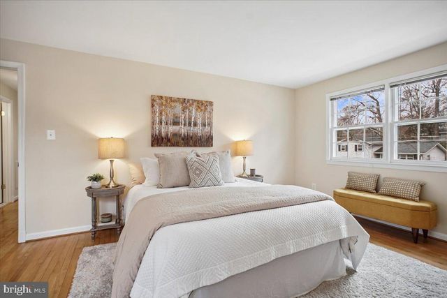 10113 CARDINAL RD, Fairfax, VA 22030