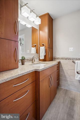 10113 CARDINAL RD, Fairfax, VA 22030