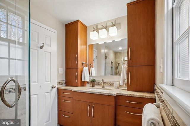 10113 CARDINAL RD, Fairfax, VA 22030