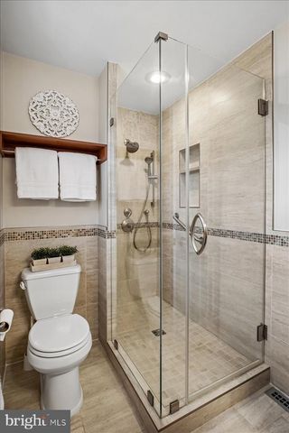 10113 CARDINAL RD, Fairfax, VA 22030