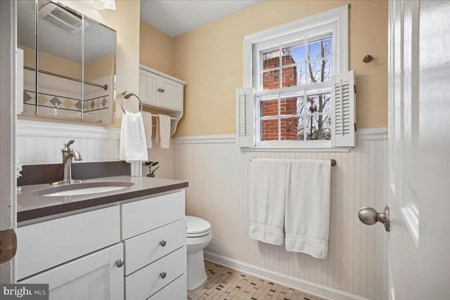 10113 CARDINAL RD, Fairfax, VA 22030