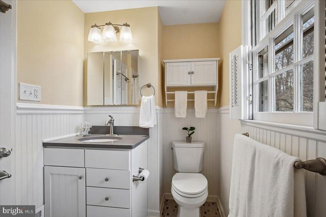 10113 CARDINAL RD, Fairfax, VA 22030