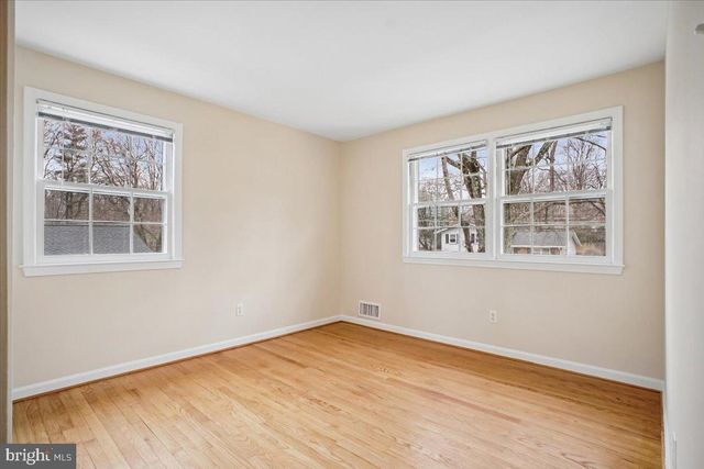 10113 CARDINAL RD, Fairfax, VA 22030