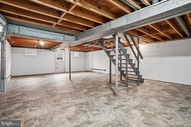 10113 CARDINAL RD, Fairfax, VA 22030