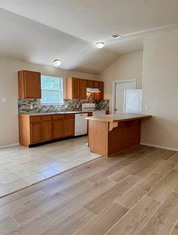 400 Blue Shale DR, Jarrell, TX 76537