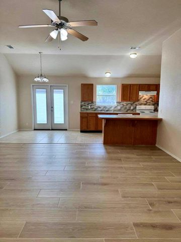 400 Blue Shale DR, Jarrell, TX 76537