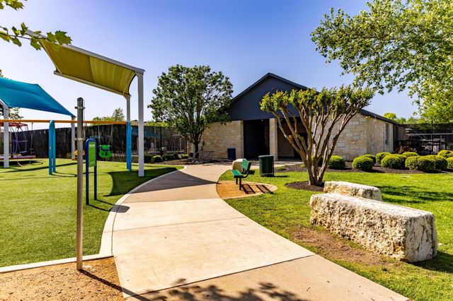 400 Blue Shale DR, Jarrell, TX 76537