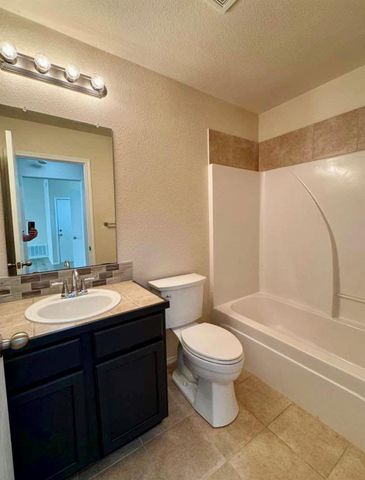 400 Blue Shale DR, Jarrell, TX 76537