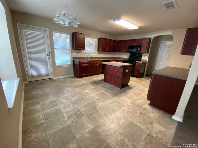 7811 FORT ALLEN, San Antonio, TX 78227