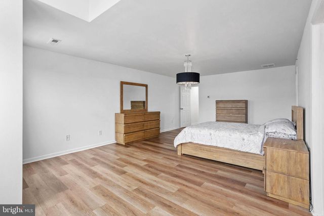 19 FOX COURT, Riverside, NJ 08075