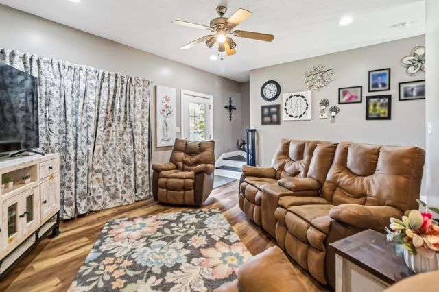 752 County Farm Road, London, KY 40741