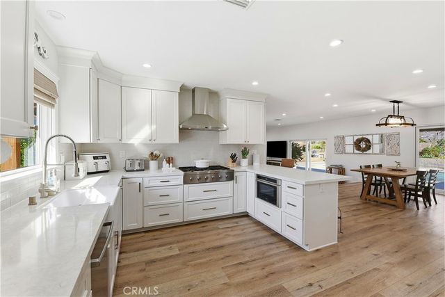 10560 Limerick, Chatsworth, CA 91311