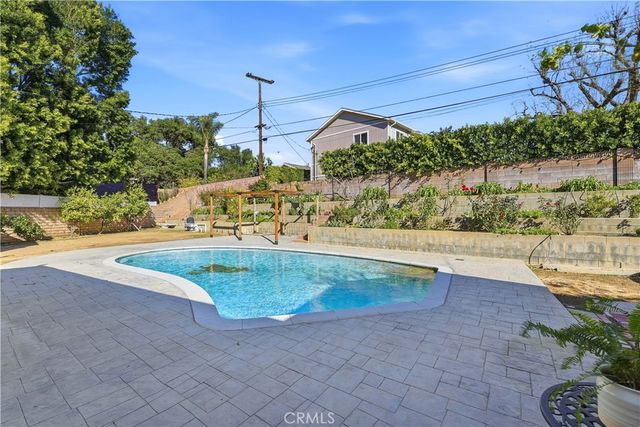 10560 Limerick, Chatsworth, CA 91311
