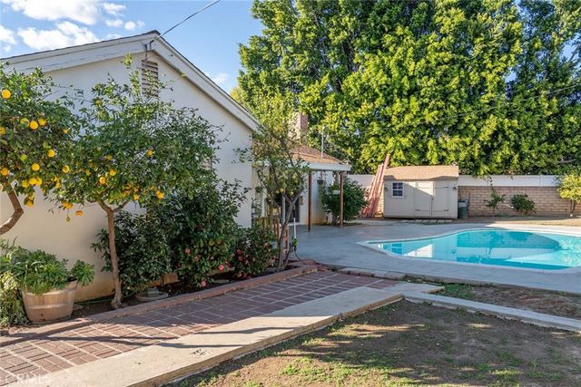 10560 Limerick, Chatsworth, CA 91311