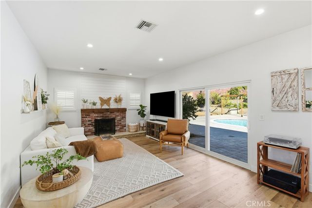 10560 Limerick, Chatsworth, CA 91311