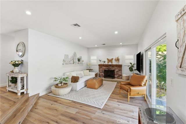 10560 Limerick, Chatsworth, CA 91311