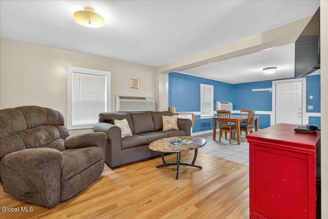 14 Congress Avenue, Saratoga Springs, Inside, NY 12866