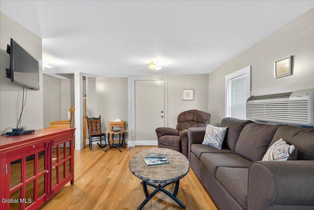 14 Congress Avenue, Saratoga Springs, Inside, NY 12866