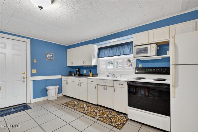 14 Congress Avenue, Saratoga Springs, Inside, NY 12866