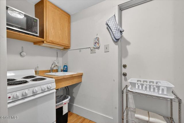 14 Congress Avenue, Saratoga Springs, Inside, NY 12866