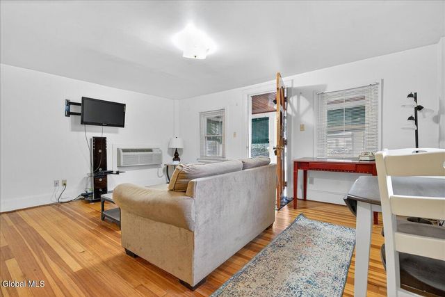 14 Congress Avenue, Saratoga Springs, Inside, NY 12866