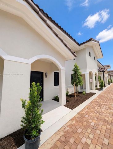 7450 W 4th Avenue 108, Hialeah, FL 33014