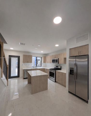 7450 W 4th Avenue 108, Hialeah, FL 33014