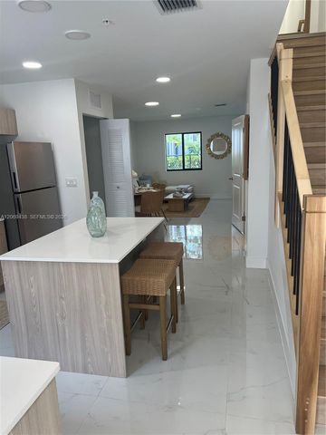 7450 W 4th Avenue 108, Hialeah, FL 33014