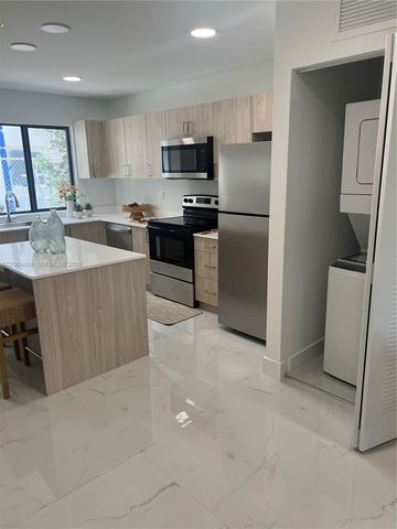 7450 W 4th Avenue 108, Hialeah, FL 33014