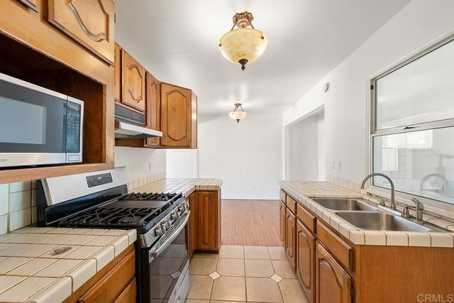 2735 Kausman Street, San Diego, CA 92139