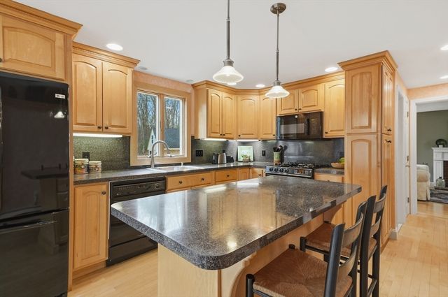 27 Marlboro Road, Georgetown, MA 01833