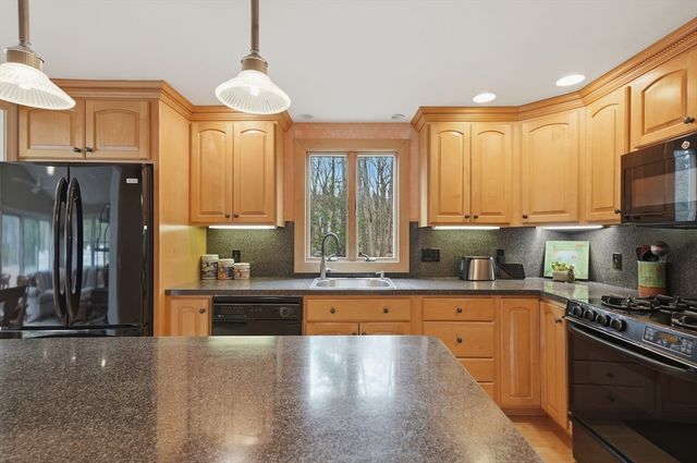 27 Marlboro Road, Georgetown, MA 01833